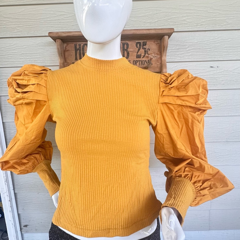 Gold Ribbed Puff Sleeve Blouse